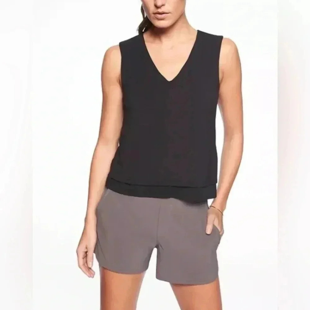 Athleta Essence Double Layer V-Neck Tank Top Blue. Size: M